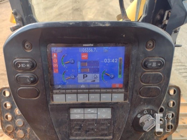 2015-komatsu-d61ex-23-image-8