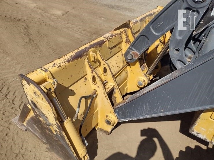 2010-deere-710j-image-22