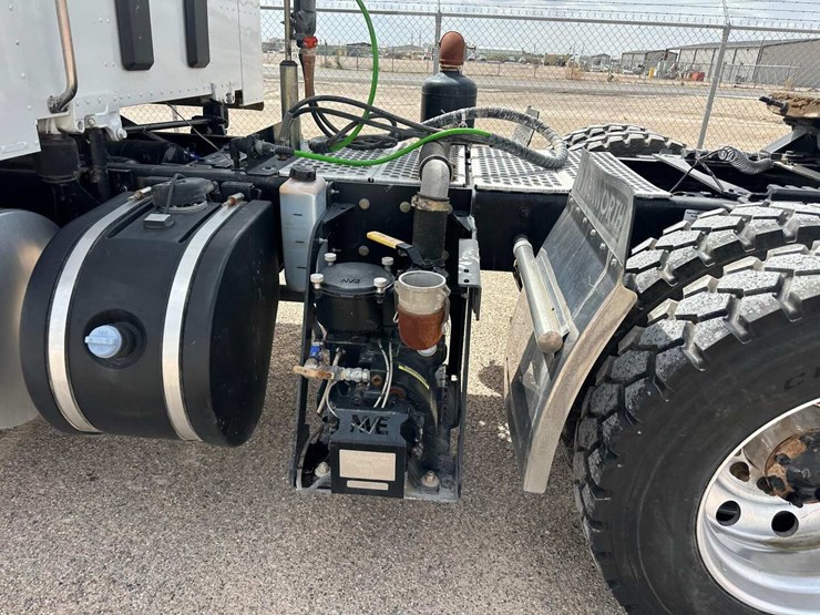 2018-kenworth-t880-image-4