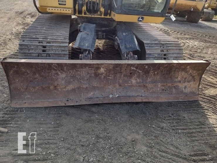 2010-deere-120d-image-20