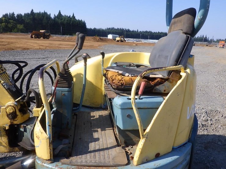 yanmar-vio30-image-19