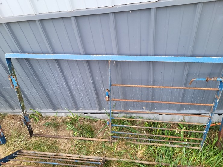 (7)-walk-through-front-livestock-gates---tag-#342-image-12