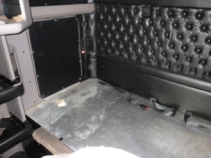 2014-kenworth-t660-image-13