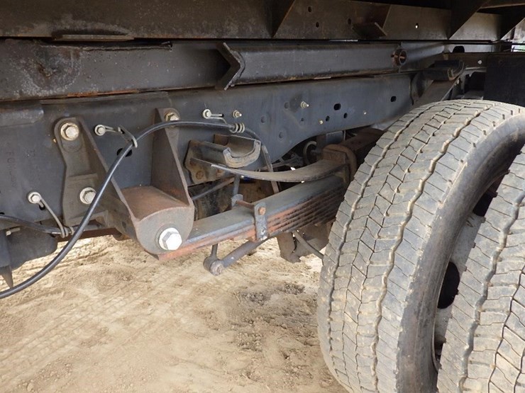 2011-ford-f550-image-12