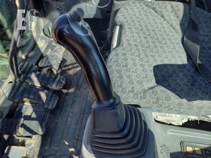 case-cx60-excavator-8560-image-12
