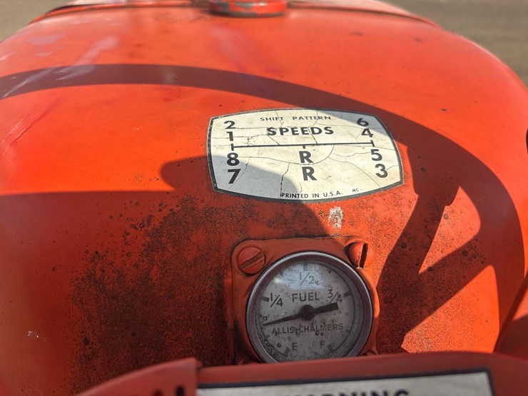 allis-chalmers-d15-tractor-image-13
