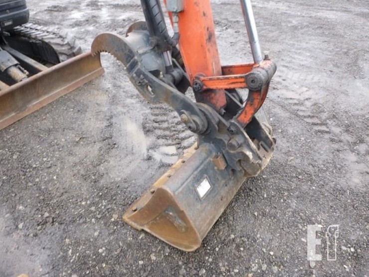 2016-kubota-u25-image-17