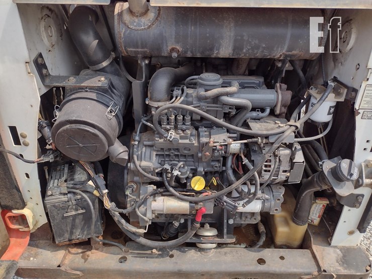 2014-bobcat-t590-image-38