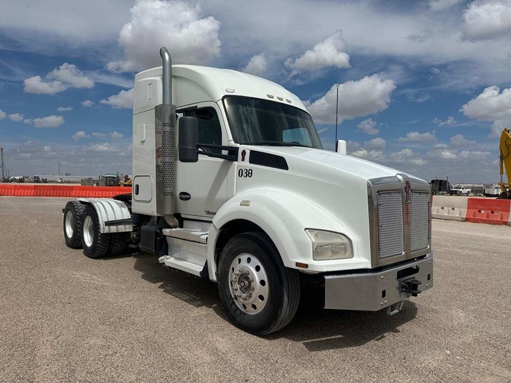 2018-kenworth-t880-image-2