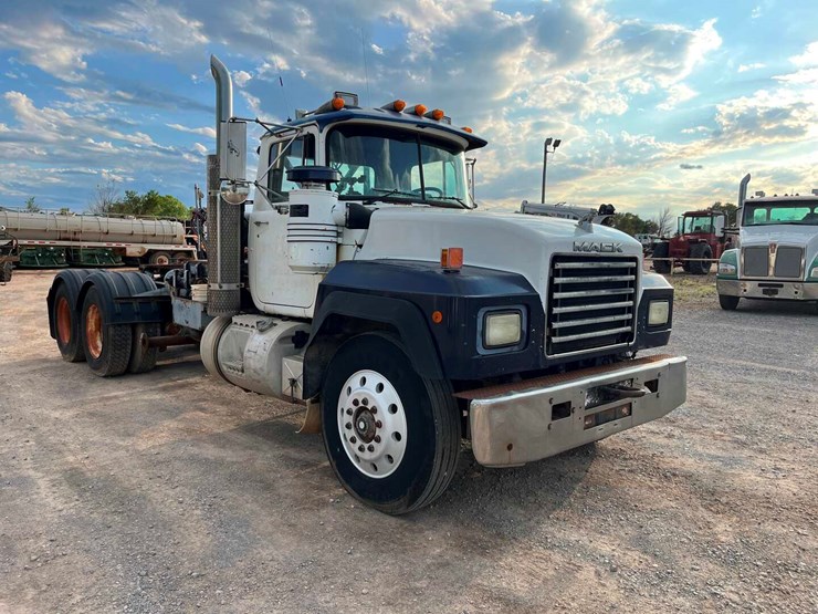 1992-mack-rd688s-image-3