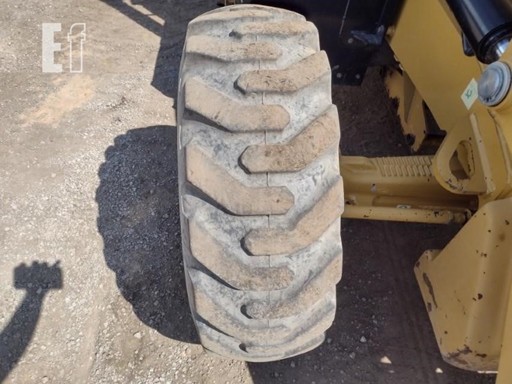2015-caterpillar-420f-image-26