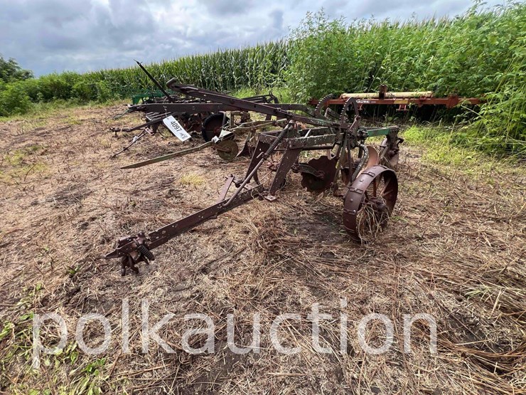 john-deere-2btm-pull-type-plow---15"---on-full-steel-image-2
