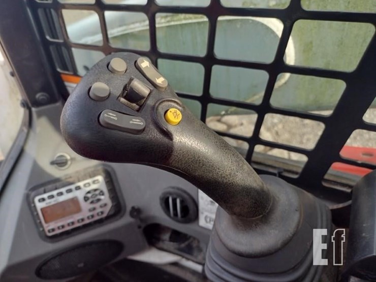 2022-bobcat-s740-image-9