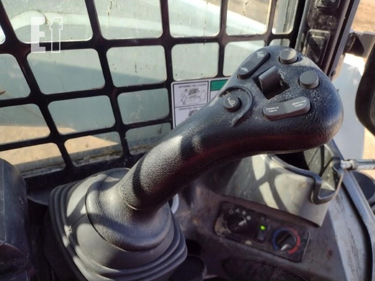 2022-bobcat-t870-image-11
