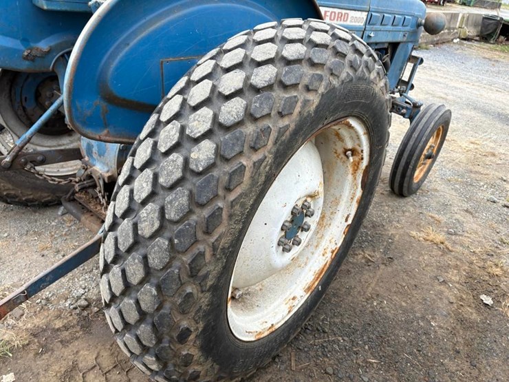 ford-2000-image-7