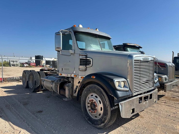 2012-freightliner-coronado-(inoperable)-image-5