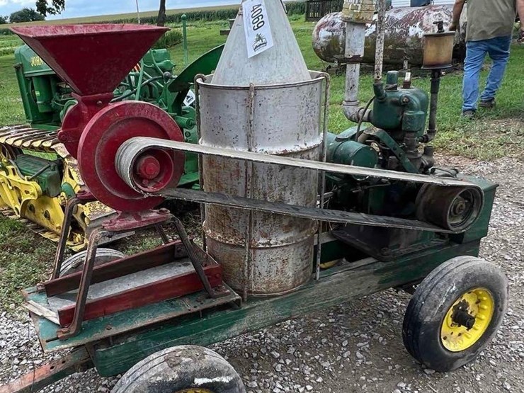 cushman-hit-&-miss-engine-on-cart-(sn#-32043)-image-1
