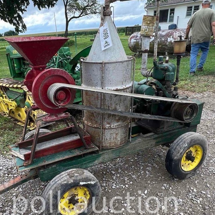 CUSHMAN HIT & MISS ENGINE ON CART (SN# 32043)