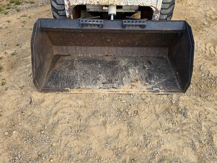 bobcat-743b-image-15