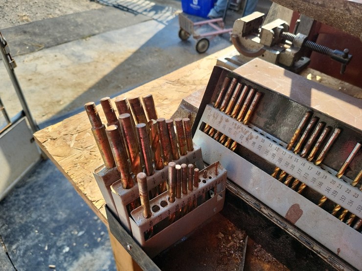 drill-press-w/electric-motor,-stand,-vice-and-drill-bits-image-10