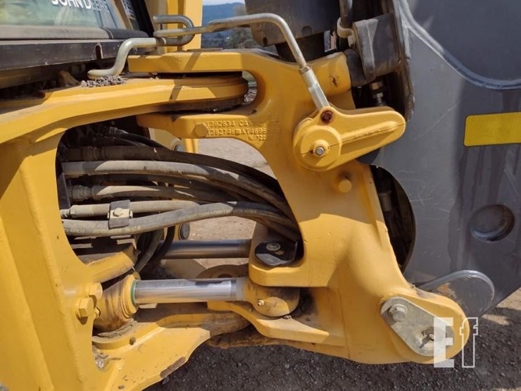2017-deere-310sl-image-30