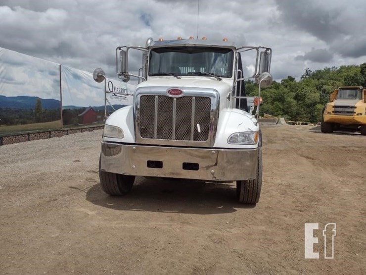 2016-peterbilt-348-image-4