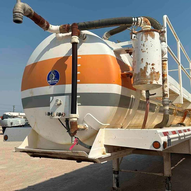 2009 DRAGON PRODUCTS 130BBL VACUUM TRAILER