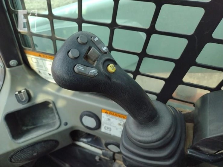 2012-bobcat-t750-image-9