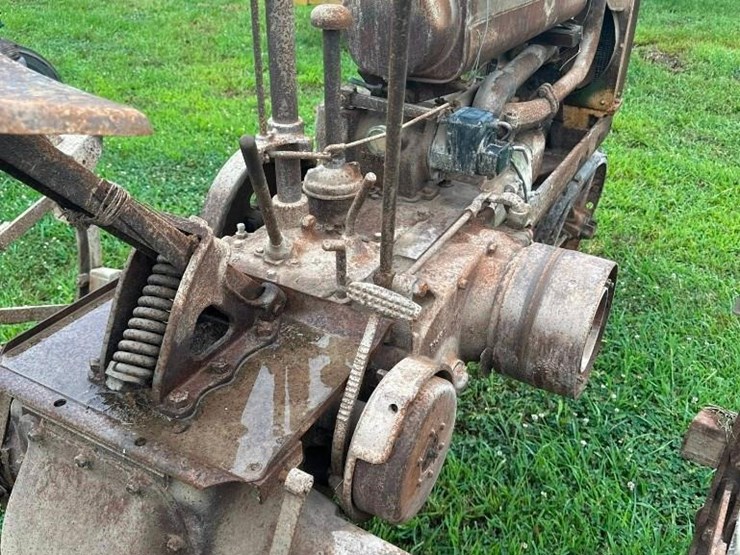 john-deere-b-image-12