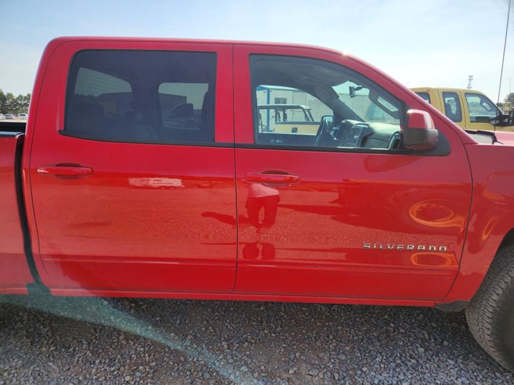 2018-chevrolet-silverado-image-21