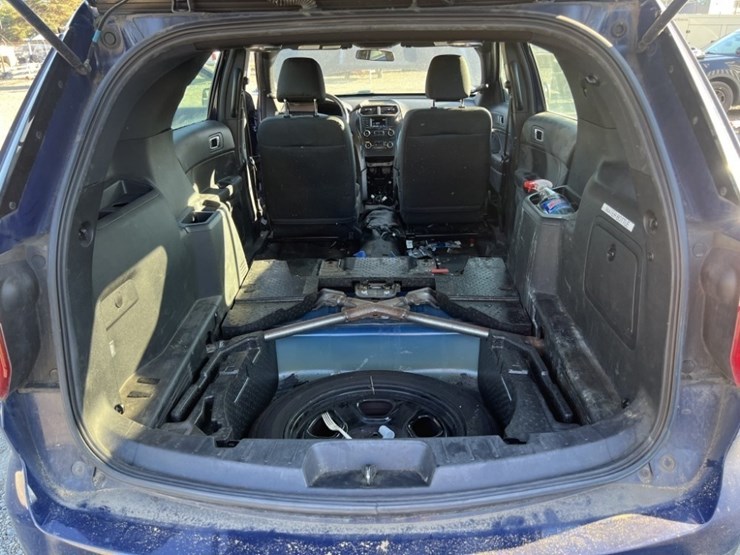 2017-ford-explorer-image-22