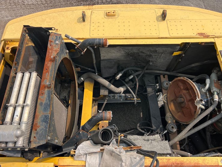 komatsu-pc300-lc-7e0-image-25