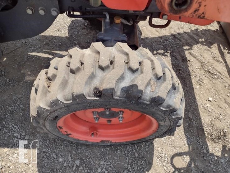 16-kubota-b26tlb-tractor-8242-image-23