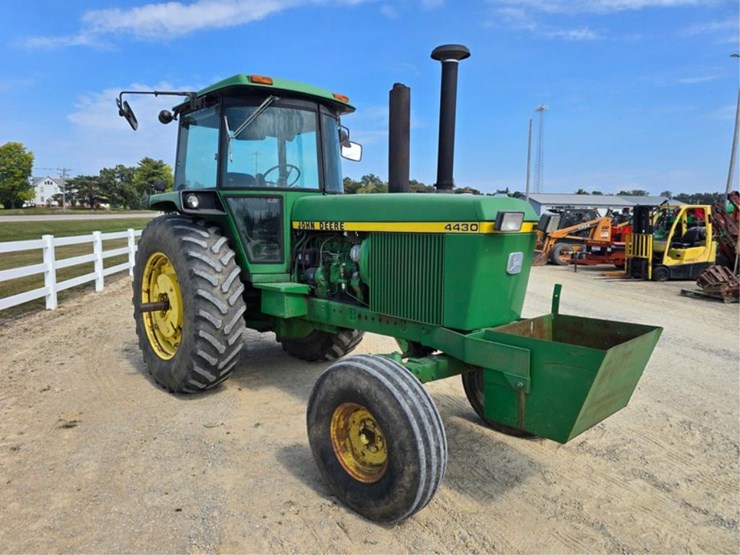 john-deere-4430-image-12