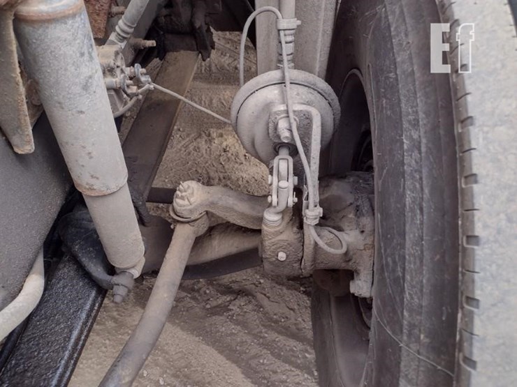 2012-mack-pinnacle-cxu613-image-24