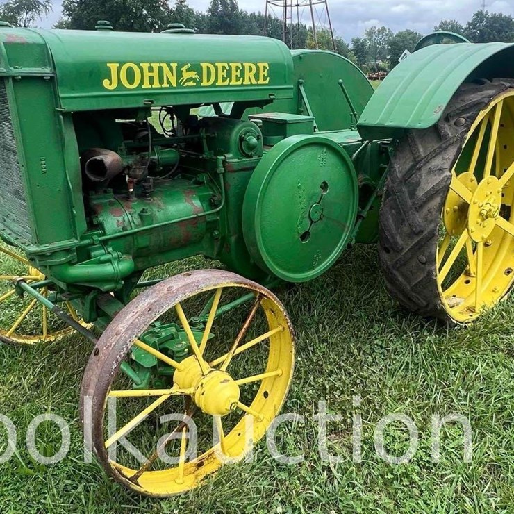JOHN DEERE D