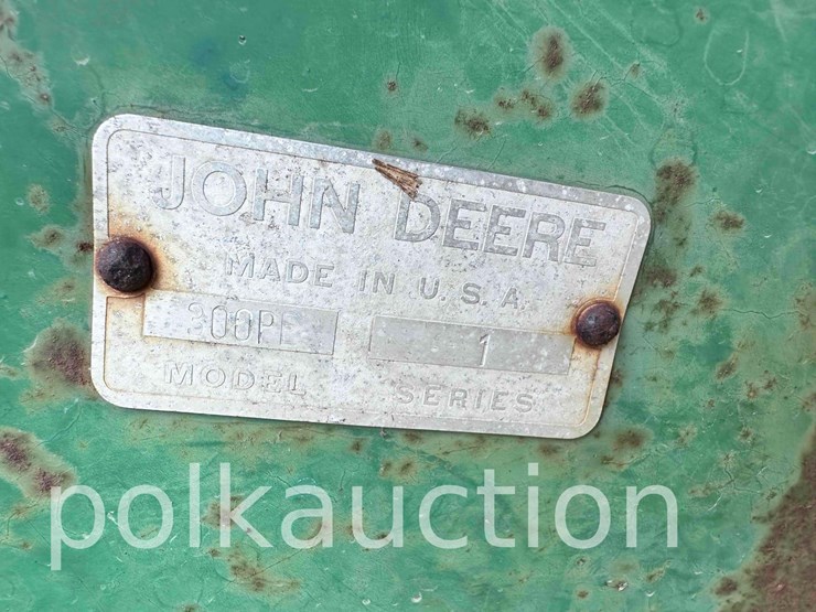 john-deere-300-image-4