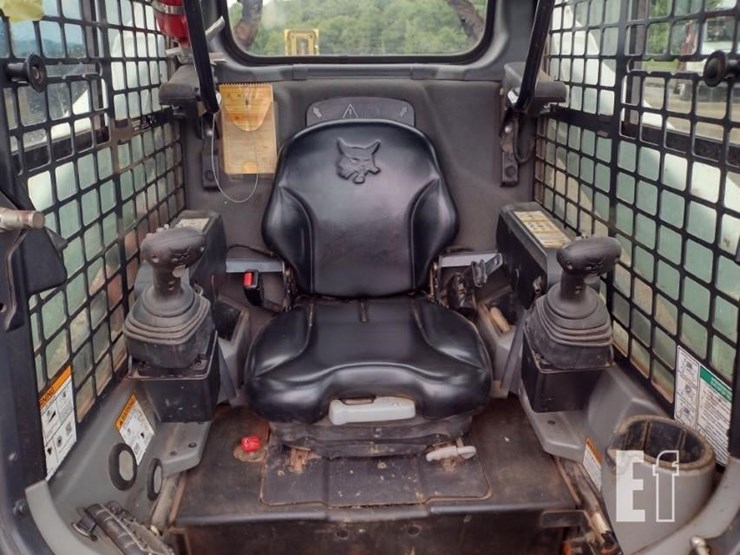 2020-bobcat-t595-image-12