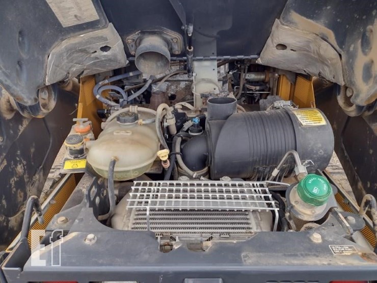 2020-deere-331g-image-36