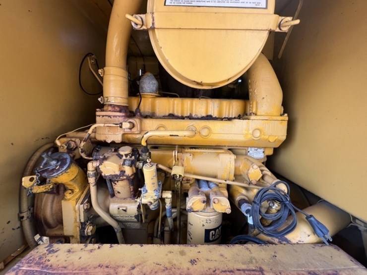 caterpillar-120-image-17