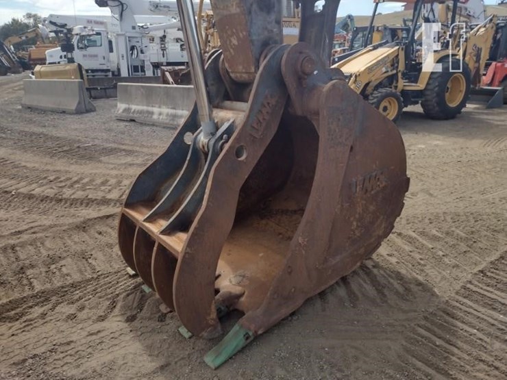 2013-deere-210g-lc-image-18