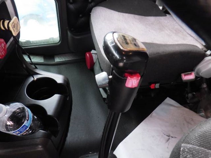 2014-kenworth-t660-image-11