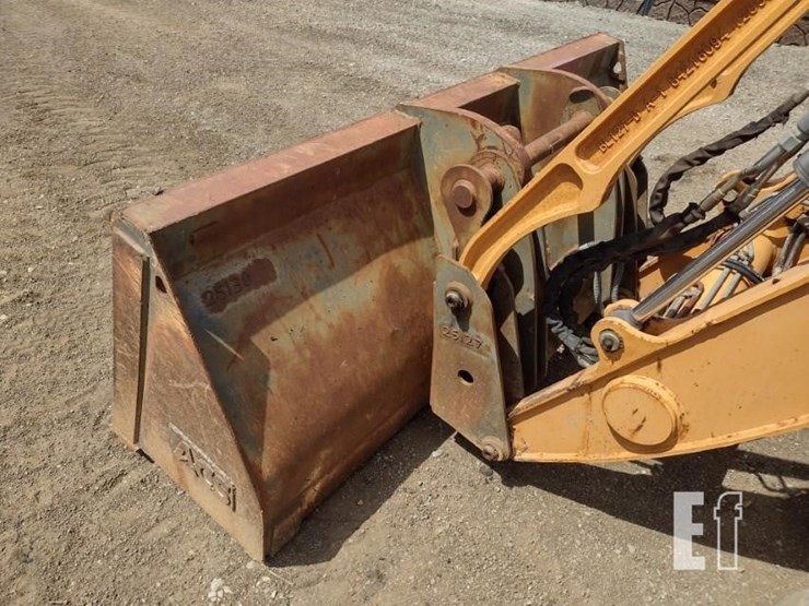 2012-case-580sn-wt-image-21