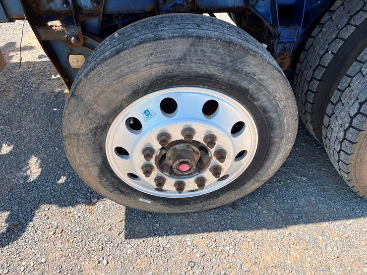 2015-kenworth-t800-image-19