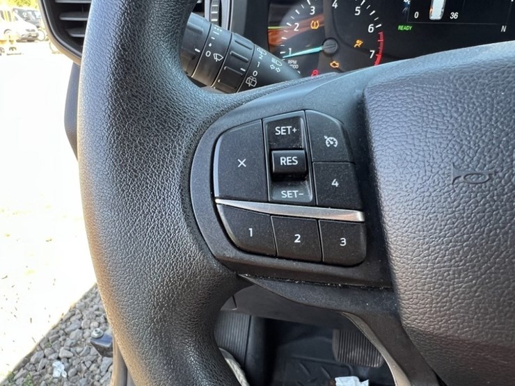 2023-ford-explorer-image-29