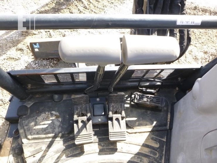 2022-deere-35g-image-7