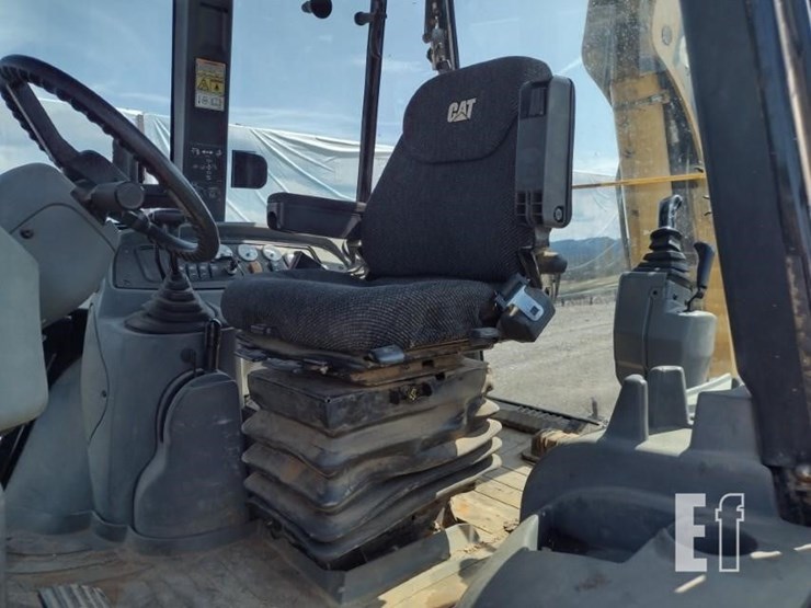 2004-caterpillar-420d-image-16