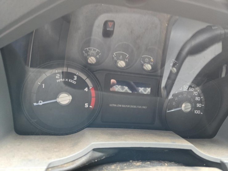 2014-ford-f550-image-26