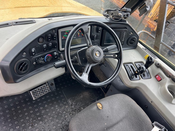caterpillar-740b-image-13