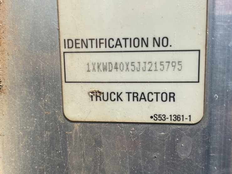2018-kenworth-w900-image-13